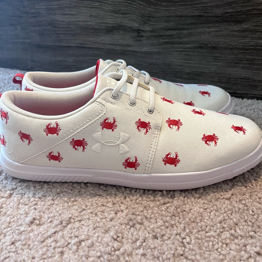 NWOT Under Armour casual shoes